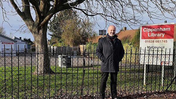 Cllr Frank O'Kelly at Cippenham library